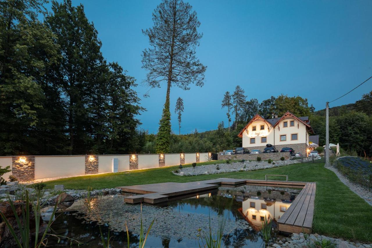 Hotel Penzion Na kraji lesa Valašské Meziříčí Exteriér fotografie