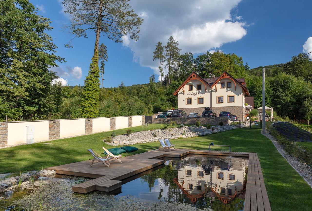 Hotel Penzion Na kraji lesa Valašské Meziříčí Exteriér fotografie